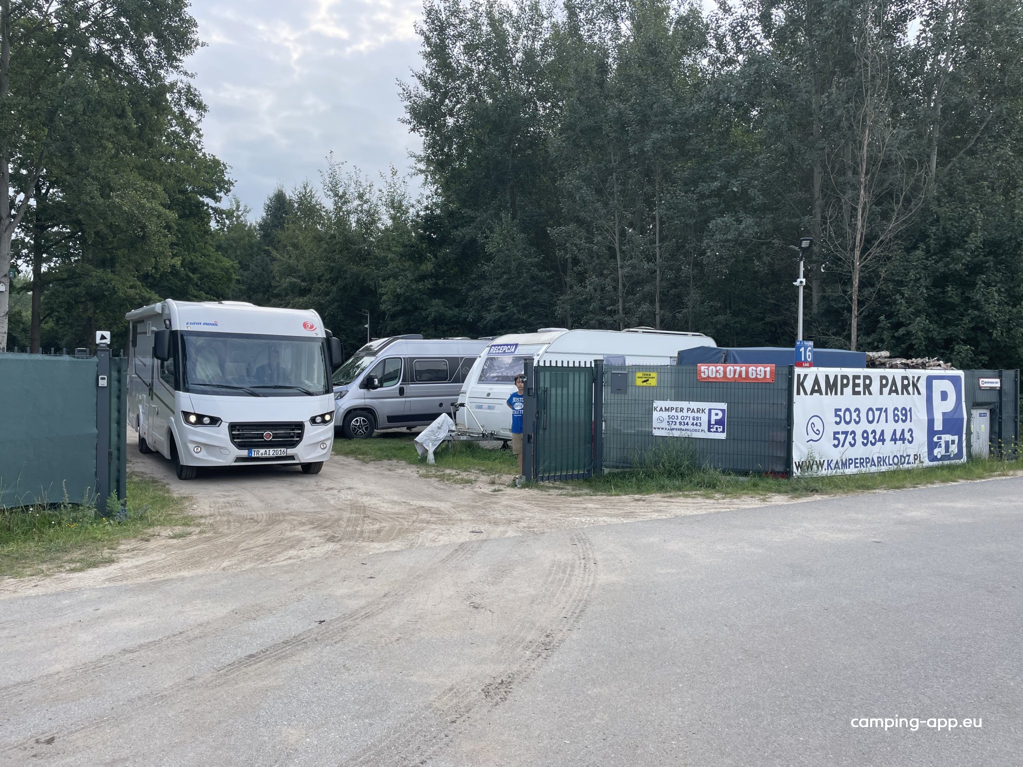 Kamper Park Lodz — Photo 6