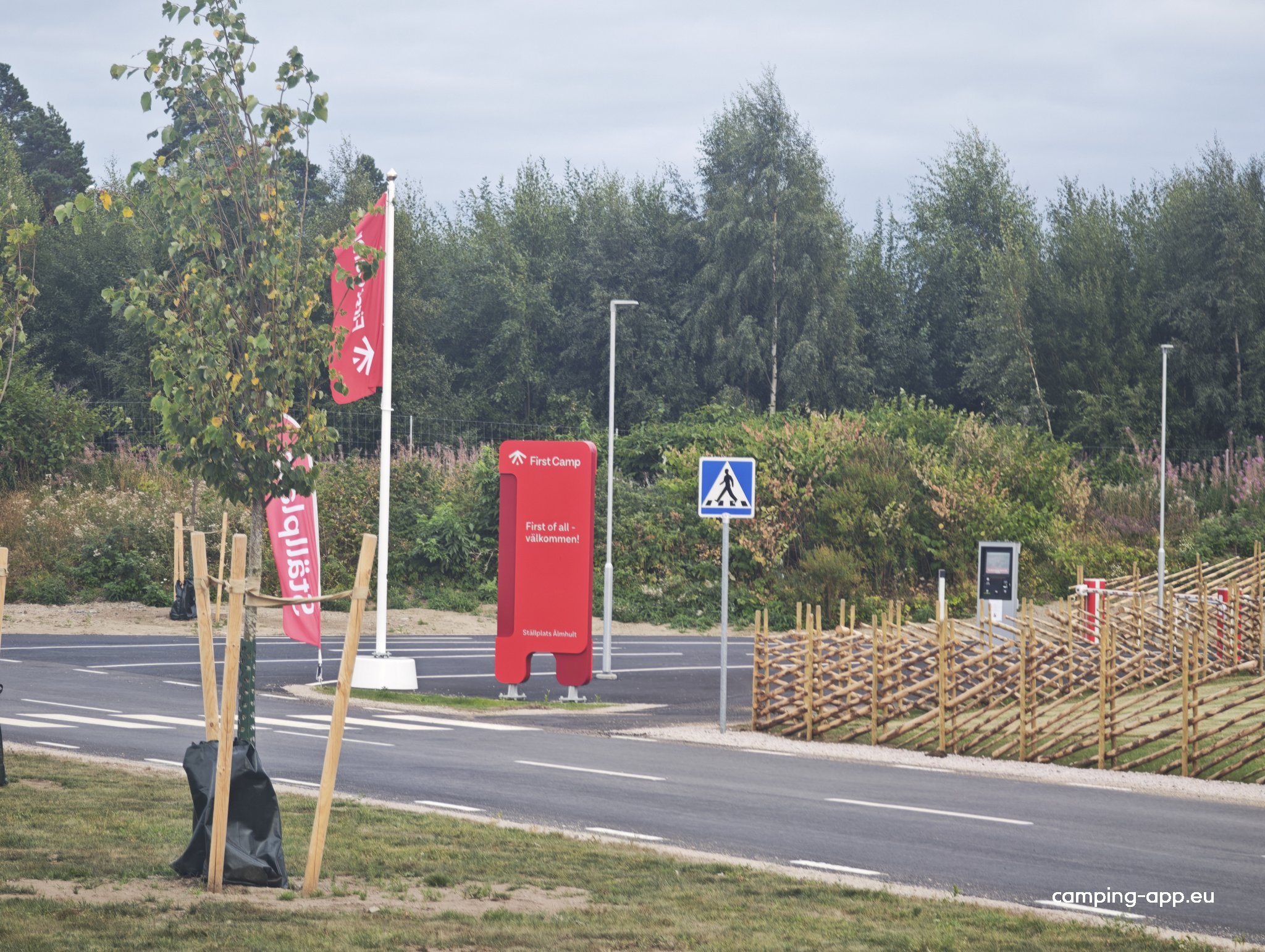 Stellplatz bei Ikea — Foto 3