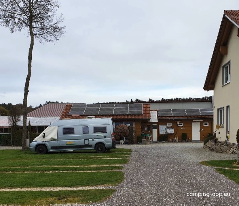 Camping Häsle — Area da campeggio in Ellenberg