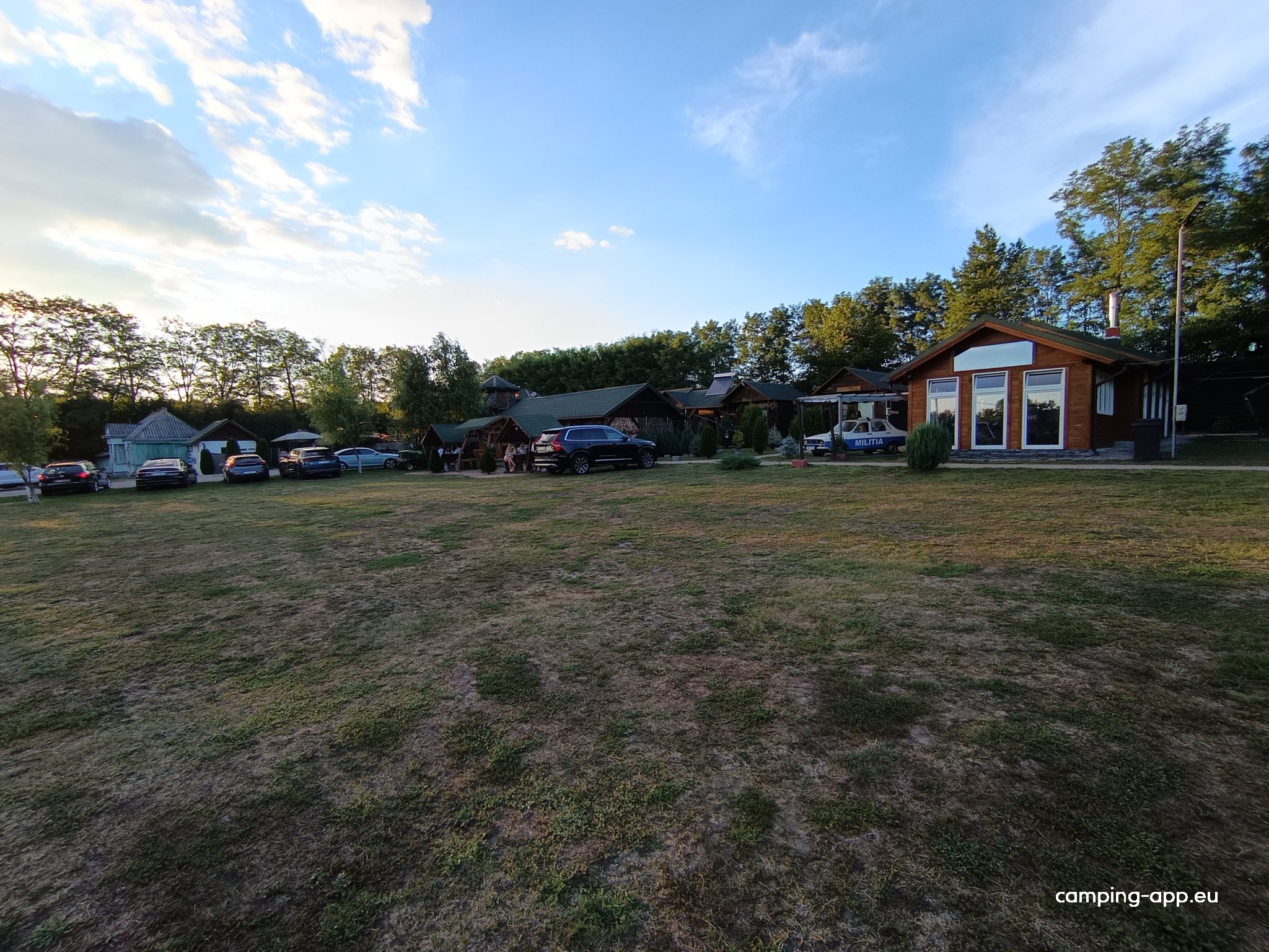 Camping Ynu Maf — Campingplass in Grumăzeşti