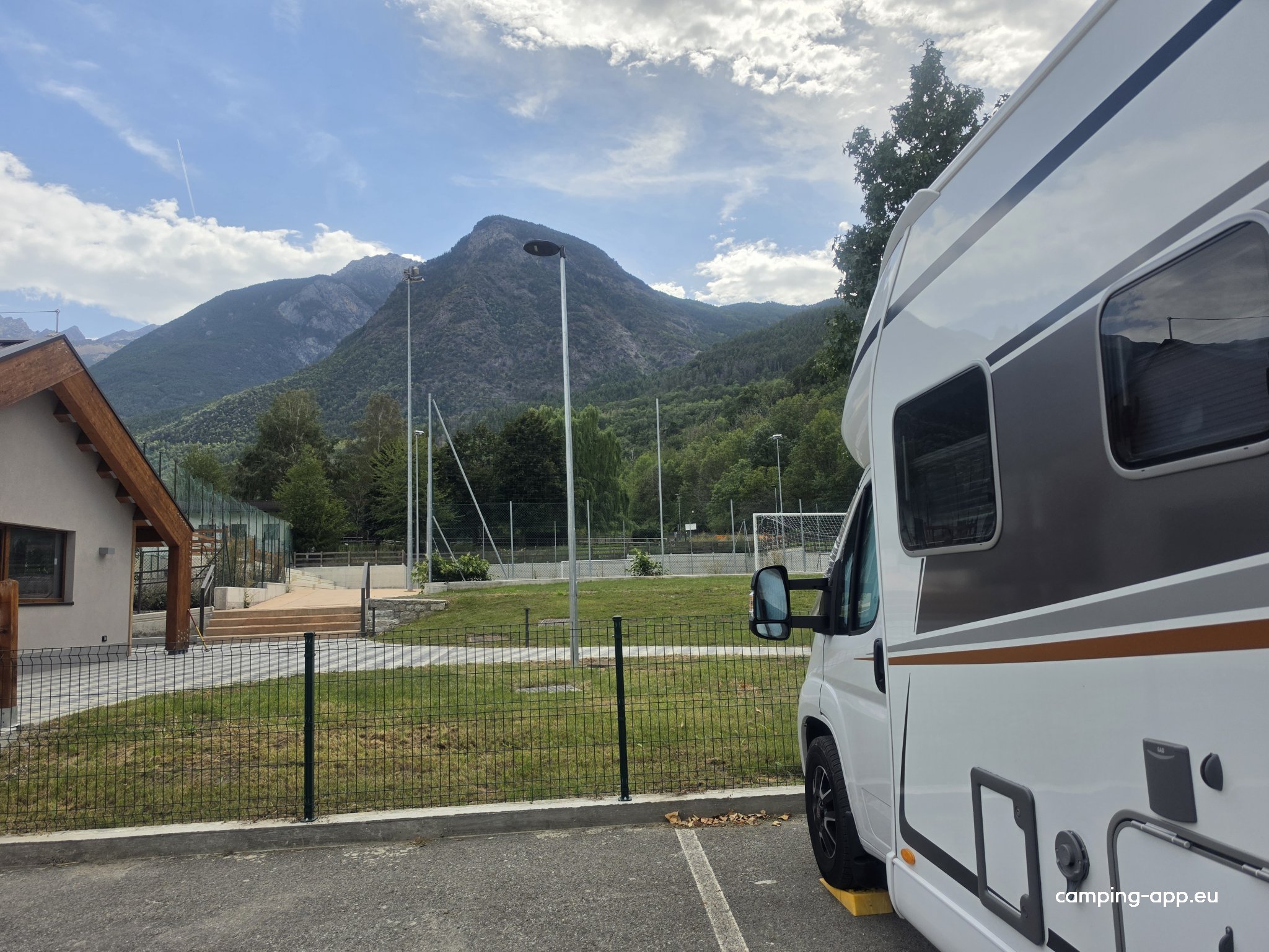 Area sosta camper Fénis — Foto 3