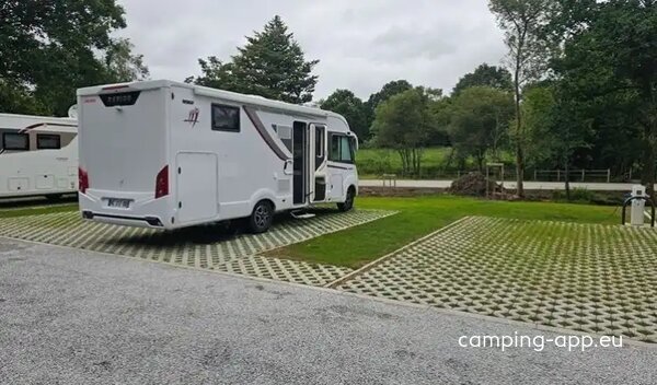 Stellplatz Guerlédan (Côtes d'Armor) — Foto 4