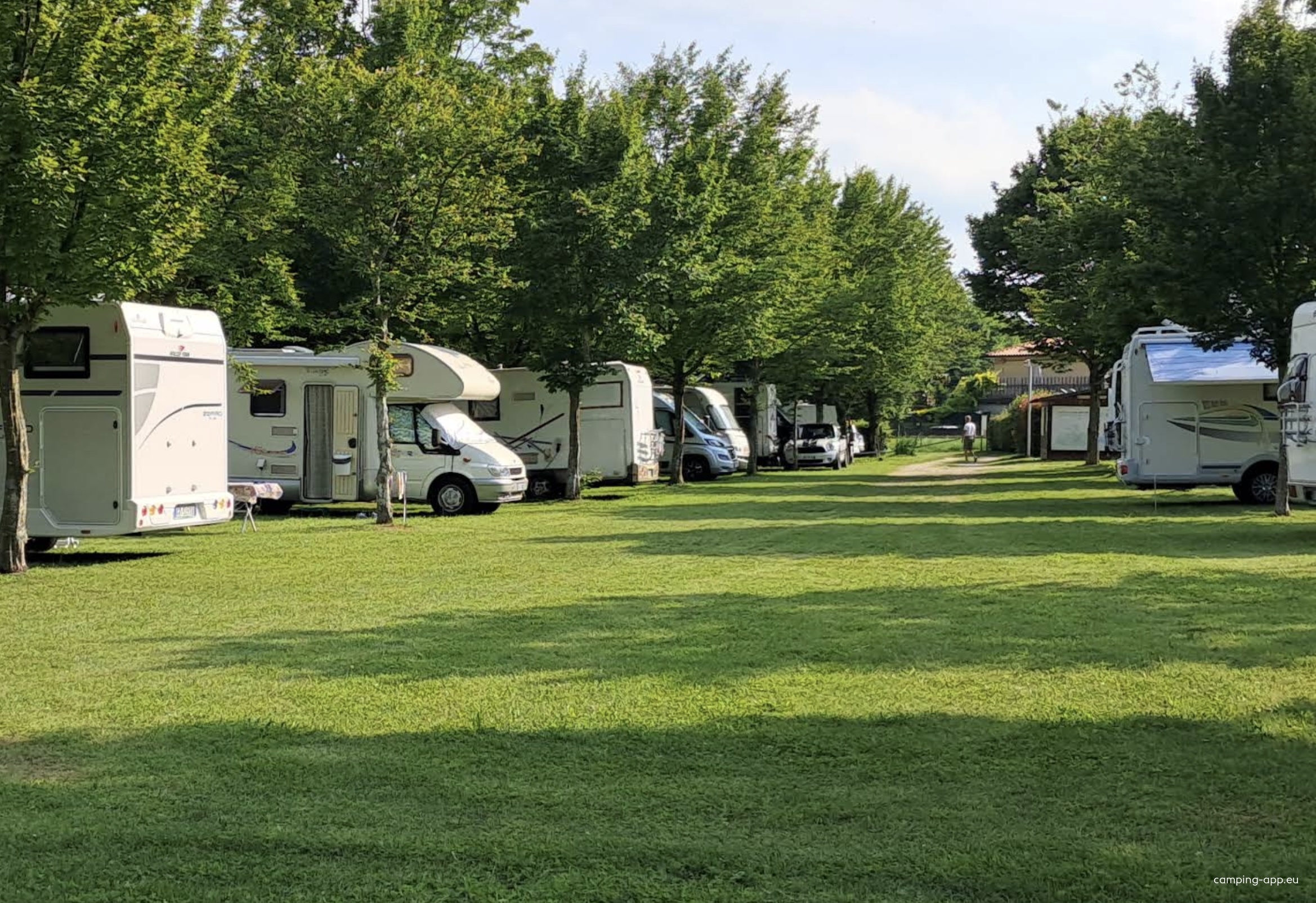 Sosta Camper Le grave — Bobilplass in Sernaglia della Battaglia