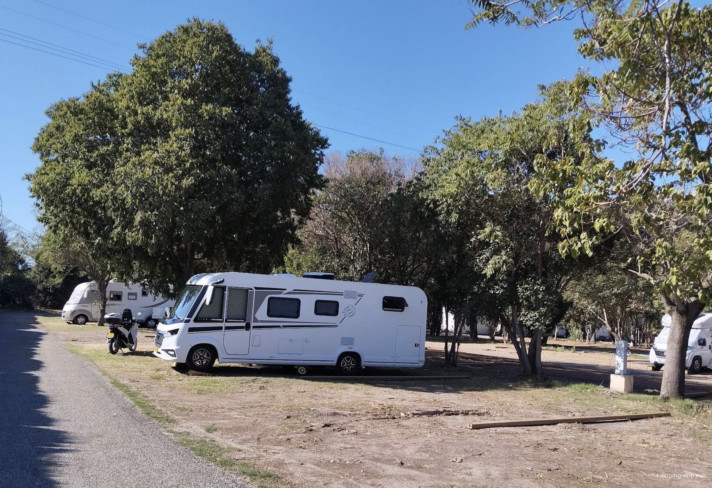 Stellplatz Saint-Laurent-du-Var — Aire camping car in Saint-Laurent-du-Var