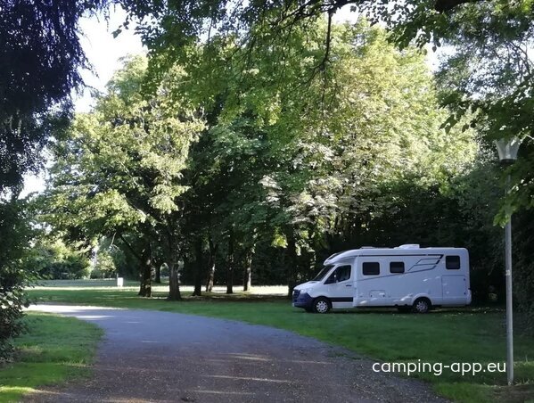 Stellplatz Celles-sur-Belle (max. 2 m Höhe)