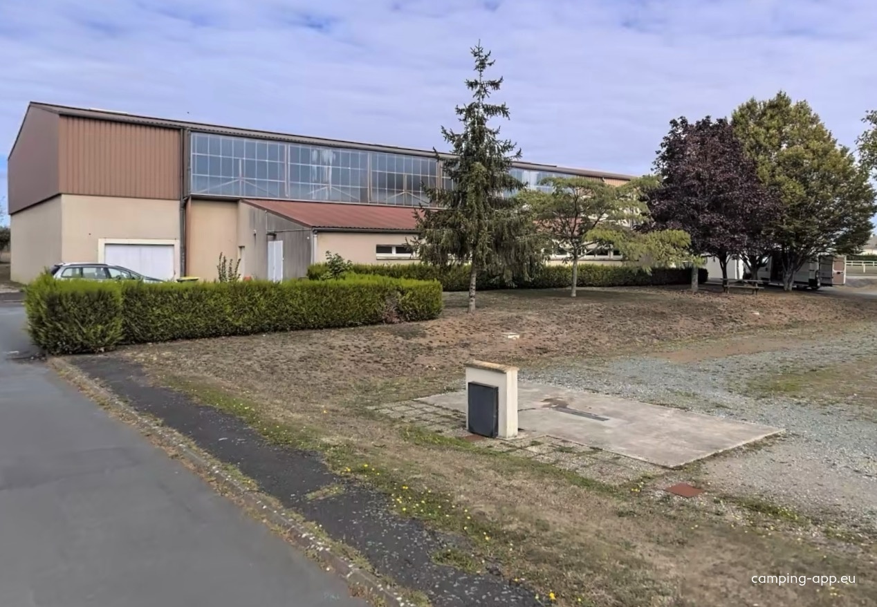 Stellplatz Ménigoute — Camperplaats in Ménigoute