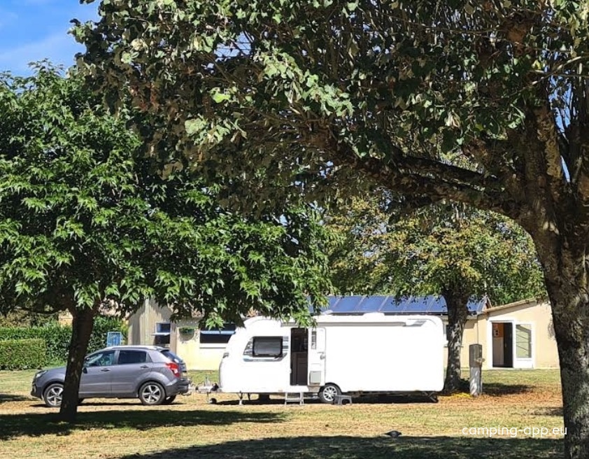 Stellplatz Sanxay — Camping in Sanxay