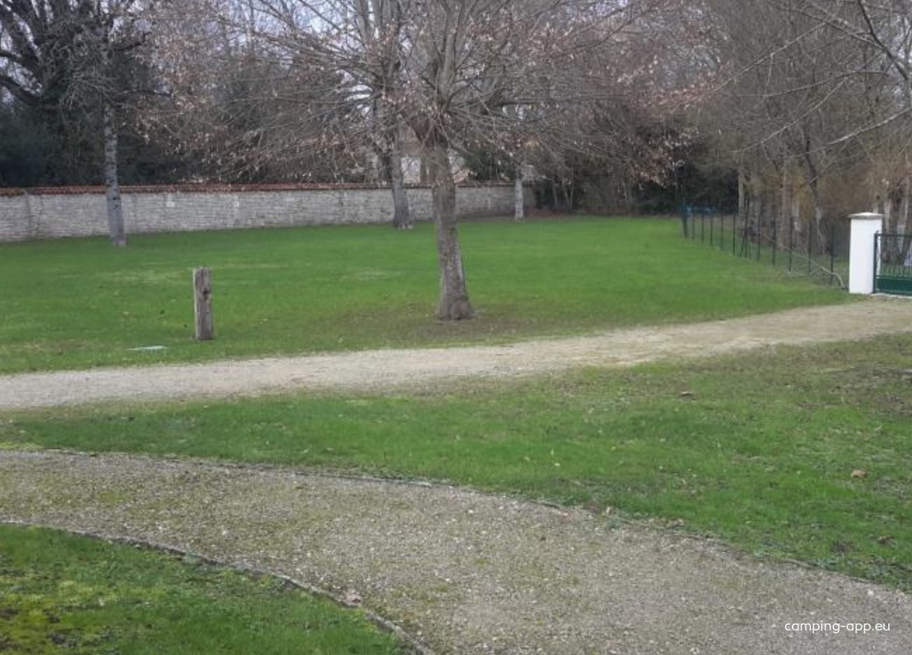 Camping Municipal Le Vert — Camping in Le Vert