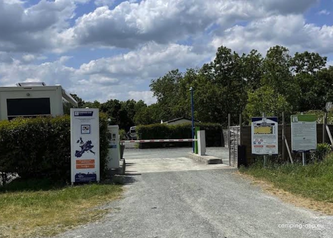 Stellplatz Damvix — Area Autocaravanas in Damvix