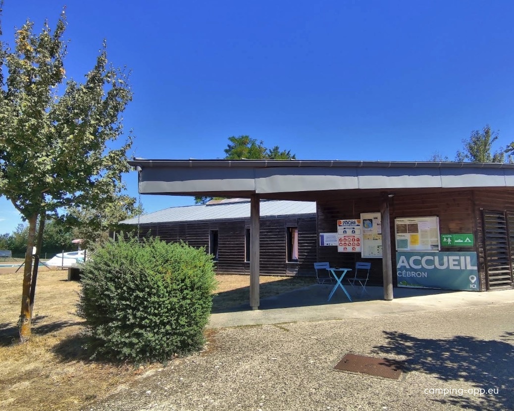 Camping - Aire naturelle du Cébron — Campingplads in Saint-Loup-Lamairé