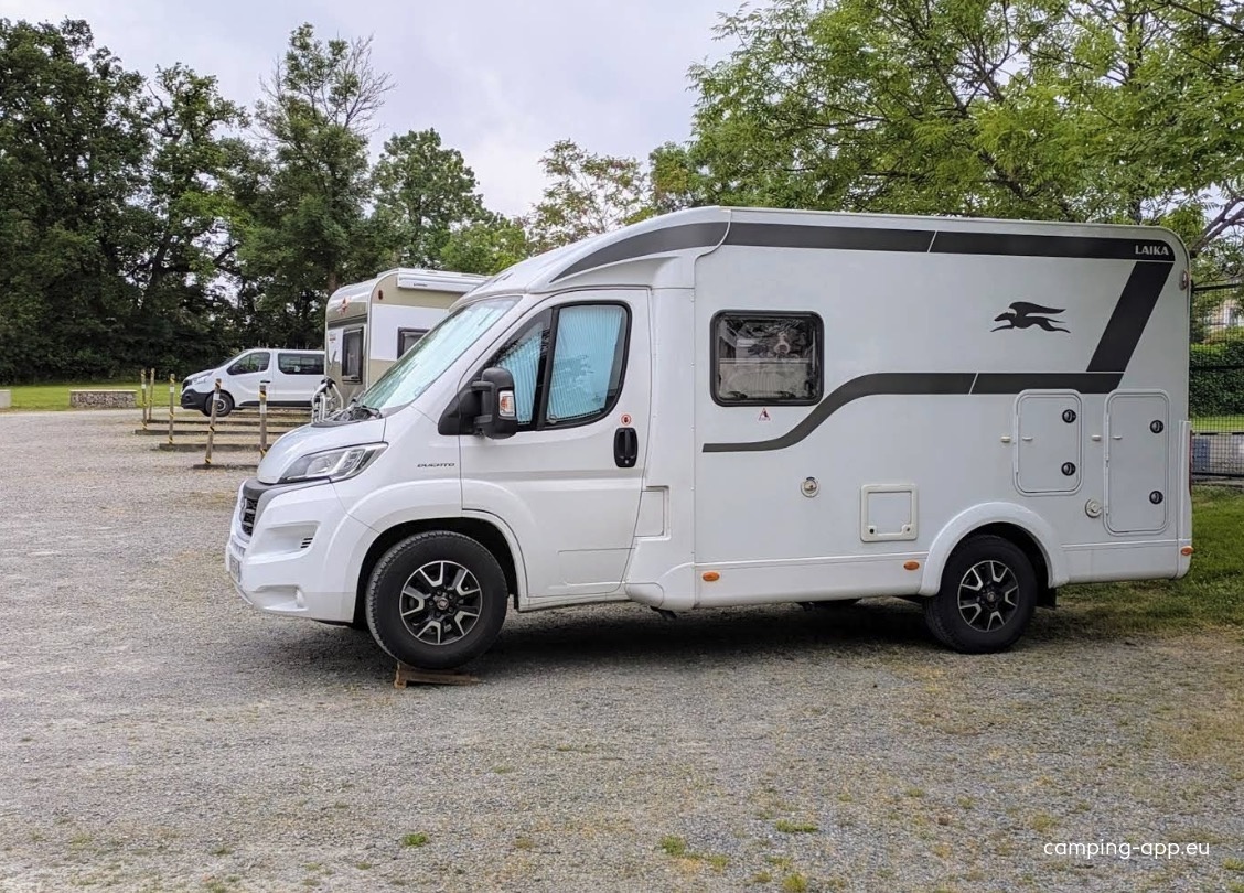 Stellplatz La Chapelle-Saint-Laurent — Camperplaats in La Chapelle-Saint-Laurent