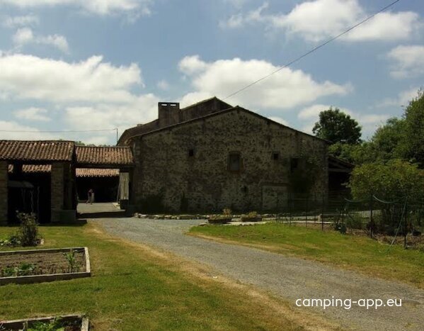 Camping und B&B – Fortified Farm (max. 3,20 m Höhe) — Fotografie 3