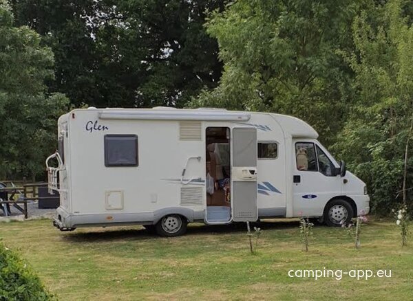 Camping und B&B – Fortified Farm (max. 3,20 m Höhe)