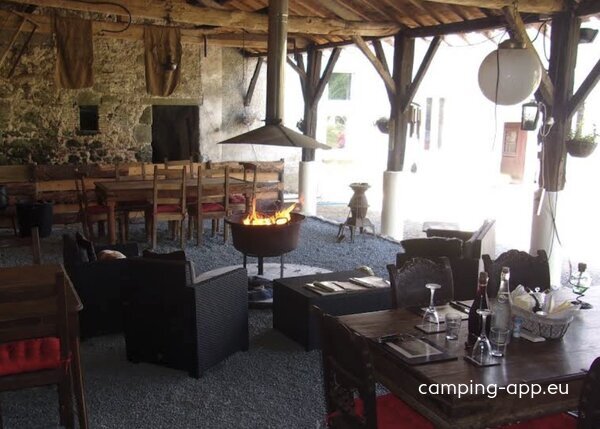 Camping und B&B – Fortified Farm (max. 3,20 m Höhe) — Fotografie 2