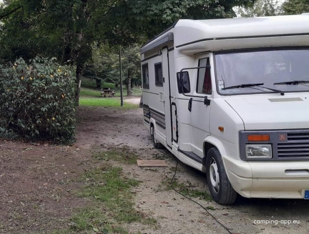 Stellplatz Lizant — Camperplaats in Lizant
