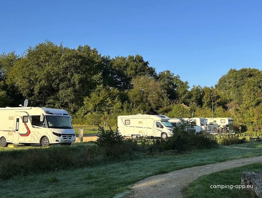 Stellplatz Nouaillé-Maupertuis — Camperplaats in Nouaillé-Maupertuis