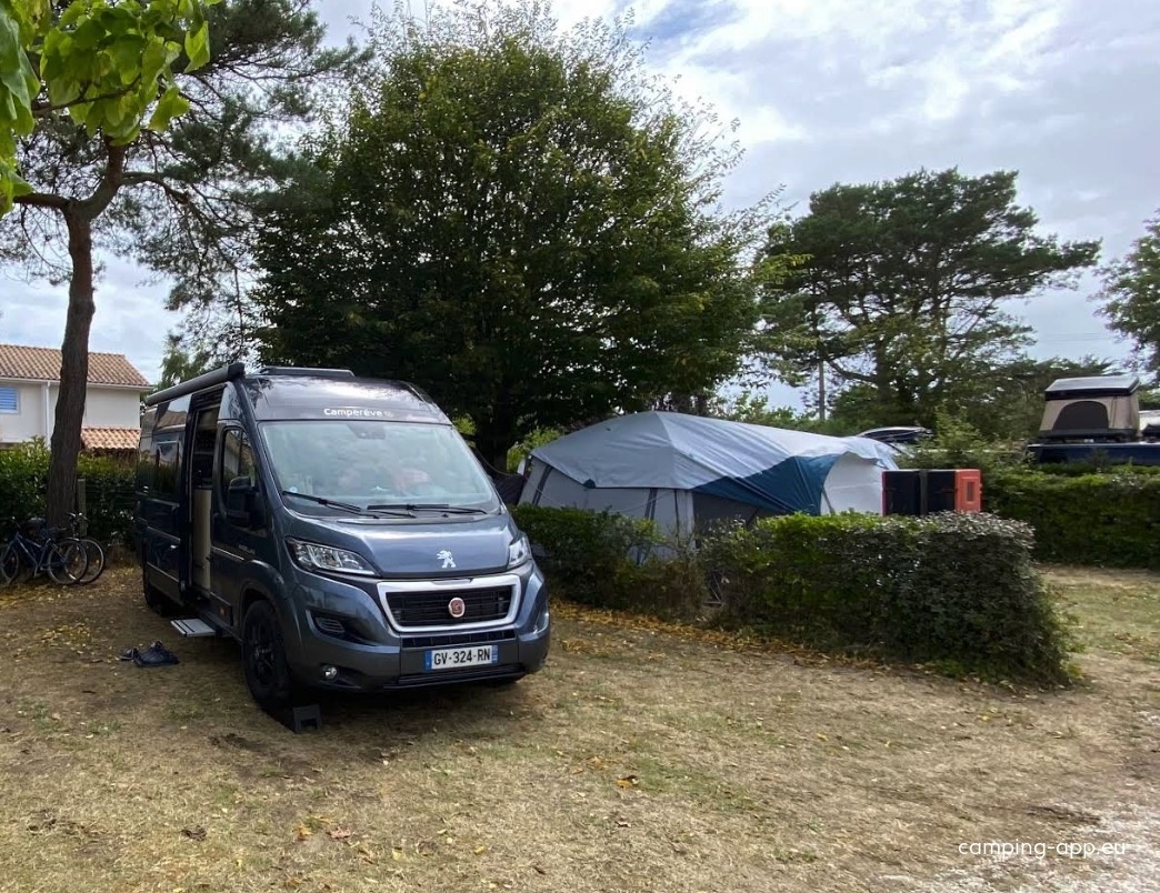 Camping Le Bernier ** — Camping Site in La Plaine-sur-Mer