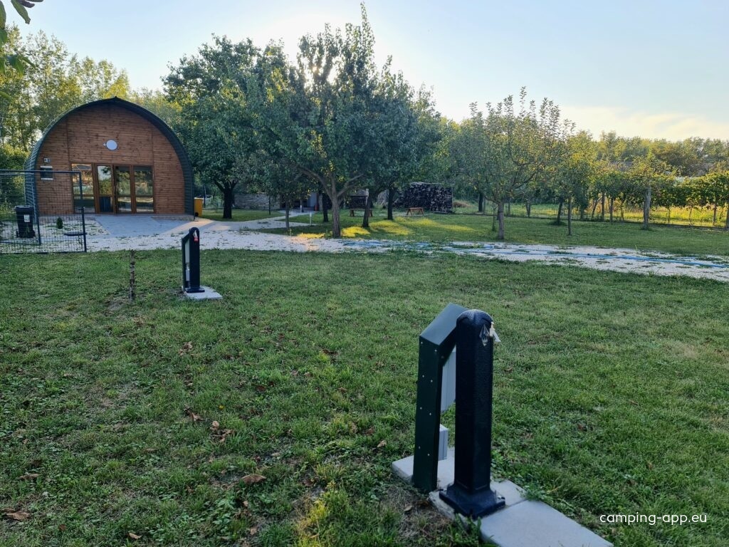 Papiho Camp Nesvady — Campingplass in Nesvady