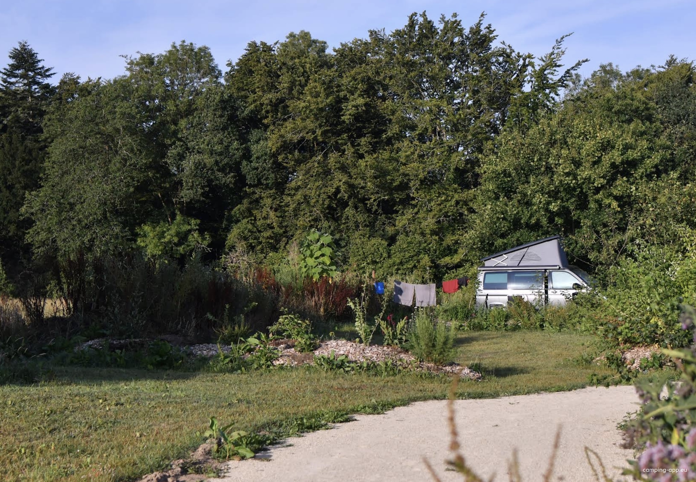 Camping Kerbave — Campingplass in Plouzélambre