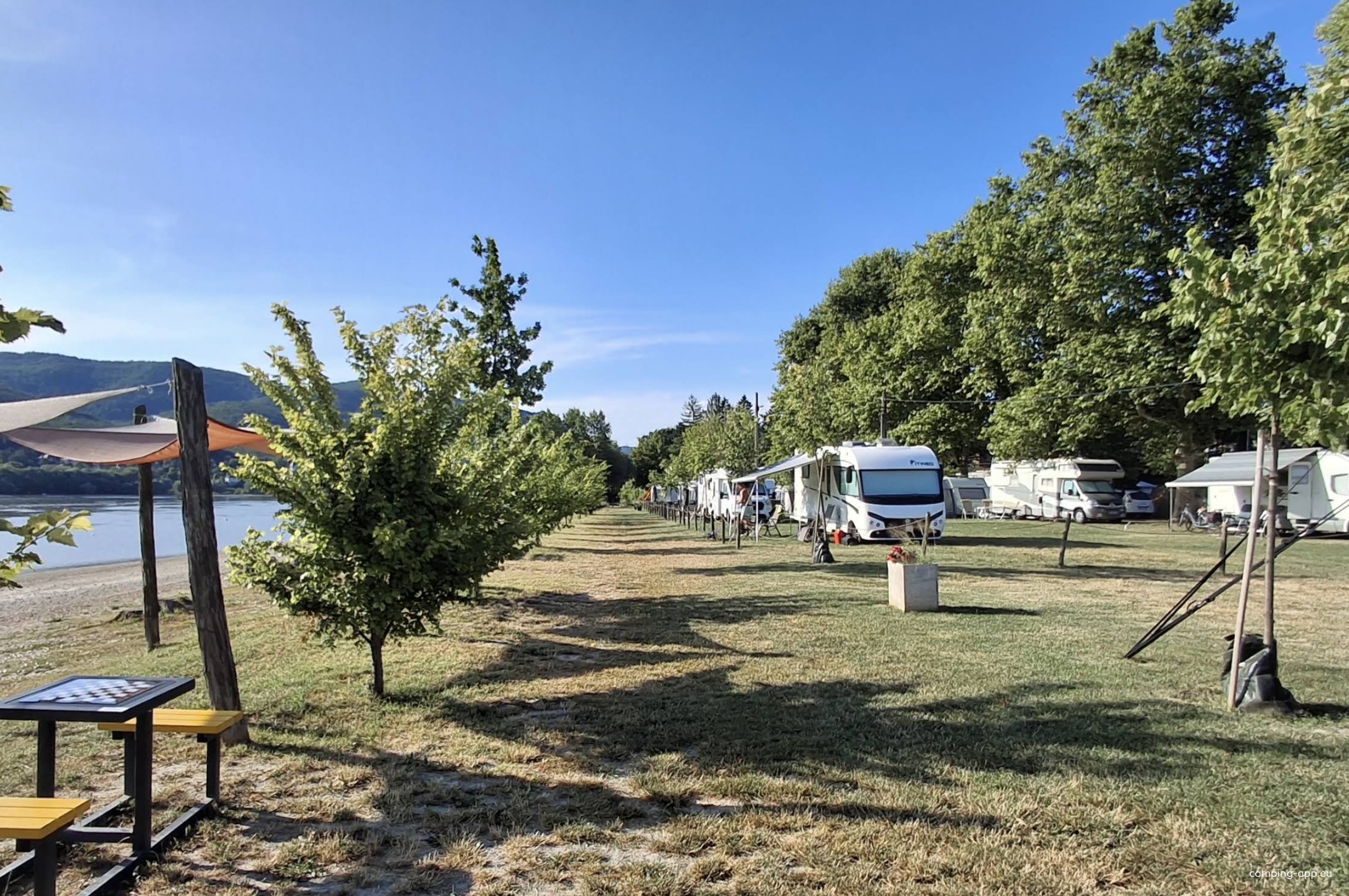Partifecske kemping — Camping in Pilismarót