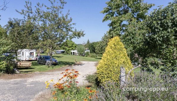 El Camping Rural De Montchardon — Foto 2
