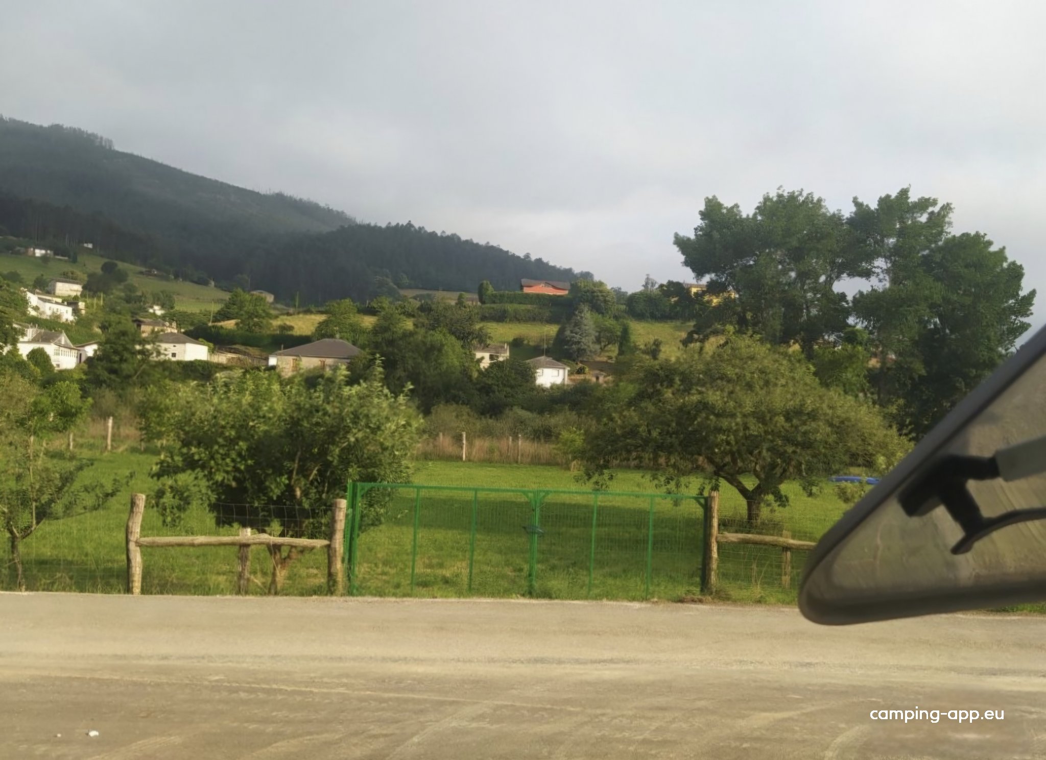Área de autocaravanas Ría de Abres — Photo 2