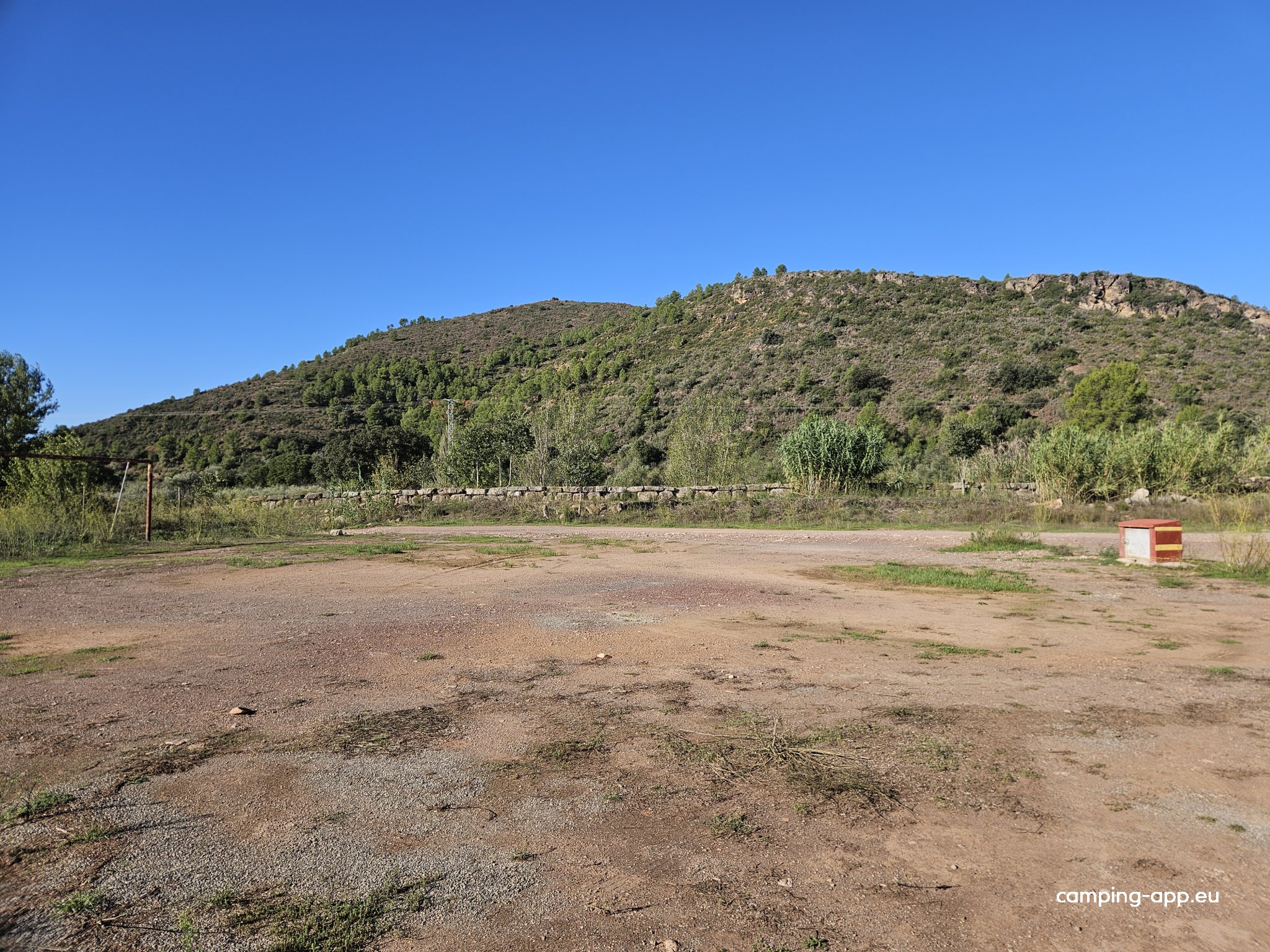 Parking de Caravanas — Campervan Site in Azuebar