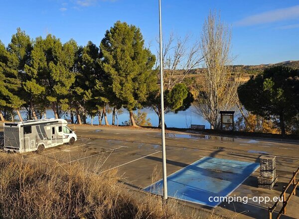Stellplatz Escatrón — Foto 2