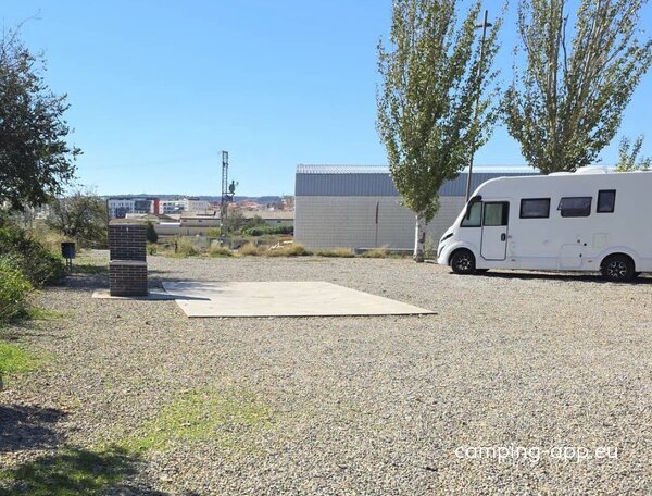 Stellplatz Binéfar — Foto 2