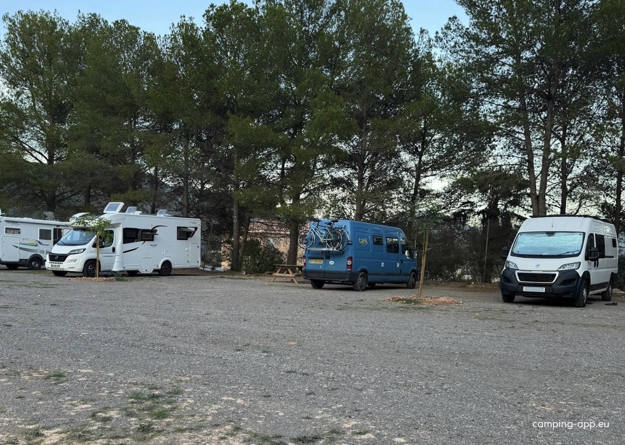 Stellplatz Cirat — Camperplads in Cirat