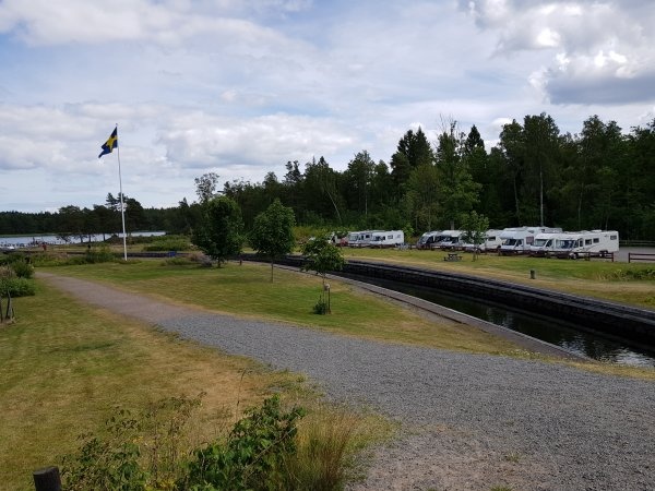 Ställplats Göta kanal Forsvik — Karavan Sitesi in Forsvik