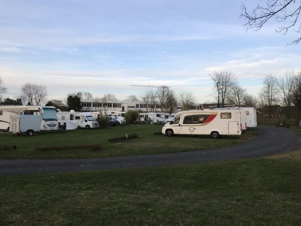 Wohnmobilstellplatz Kerken — Photo 2