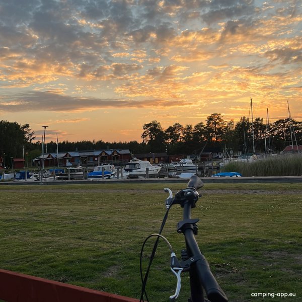 Stellplatz Yachthafen Spiken — Photo 3