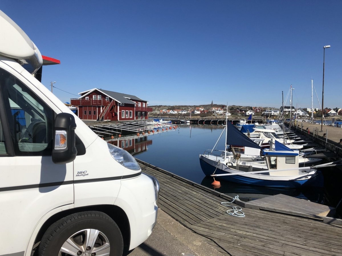 Hönö Hamn — 露营车营地 in Öckerö