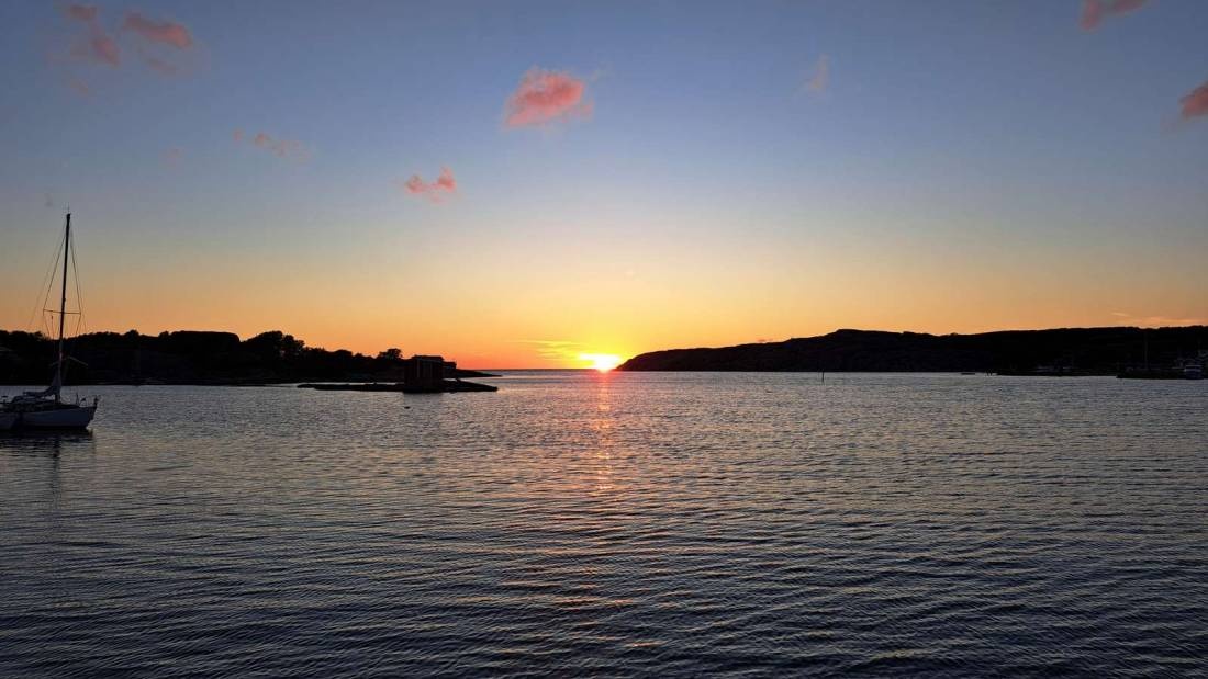 Hönö Hamn — Bobilplass in Öckerö
