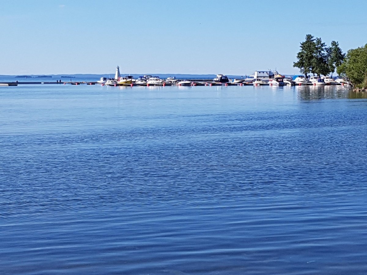 Vadstena Gästhamn — Bobilplass in Vadstena
