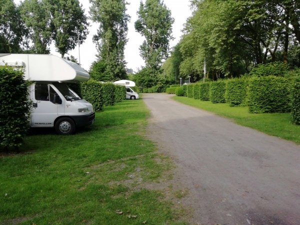 Stellplatz am Kaisergarten — Ställplats in Oberhausen