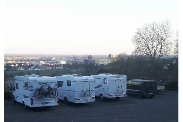 Übernachtungsparkplatz Neustadt an der weinstraße — Campervan Site in Neustadt-Haardt