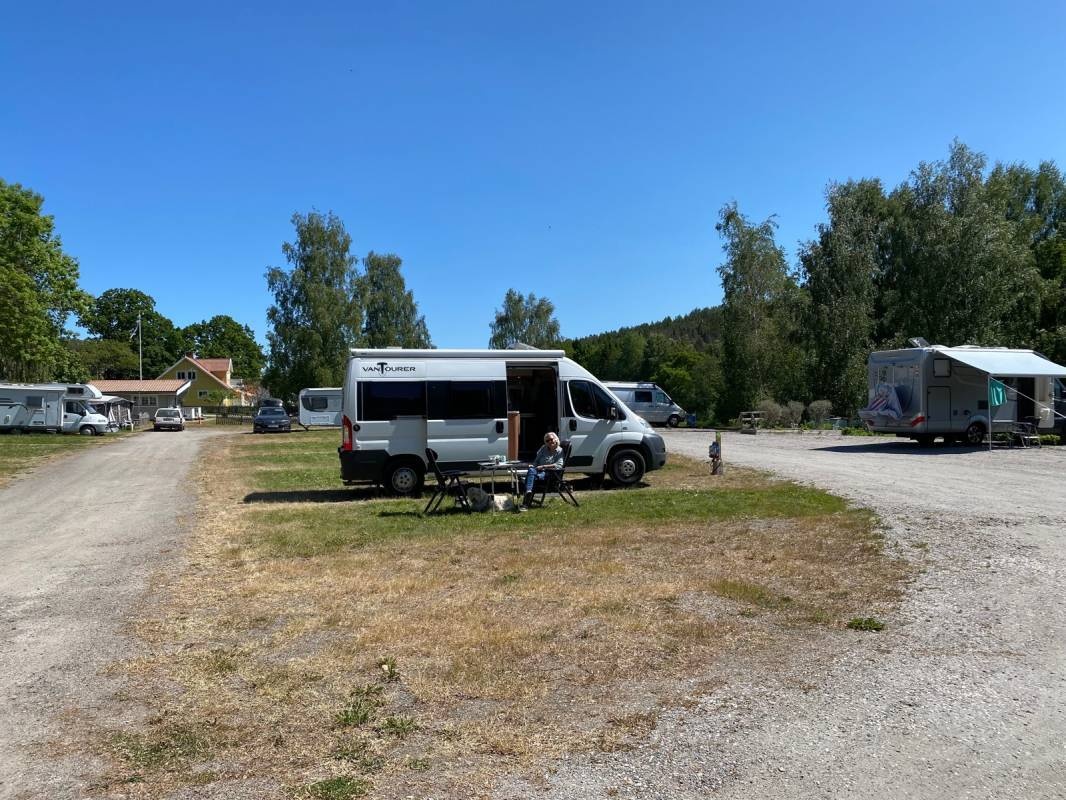 Hunnebergs Gård Vandrarhem & Camping — Campingplass in Vargön