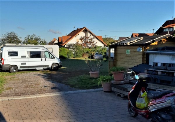 Stellplatz am Weingut Müller-Kern — Photo 4