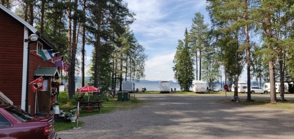 Flåsjöstrands camping — Kamp yeri in Strömsund Lövberga