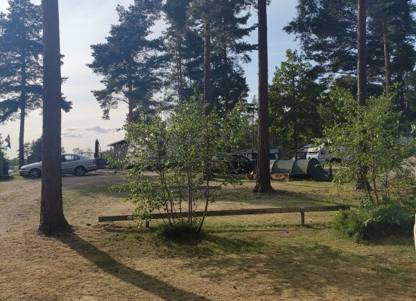 Torpöns Färjeläge Mat & Camp — 露营地 in Tranås