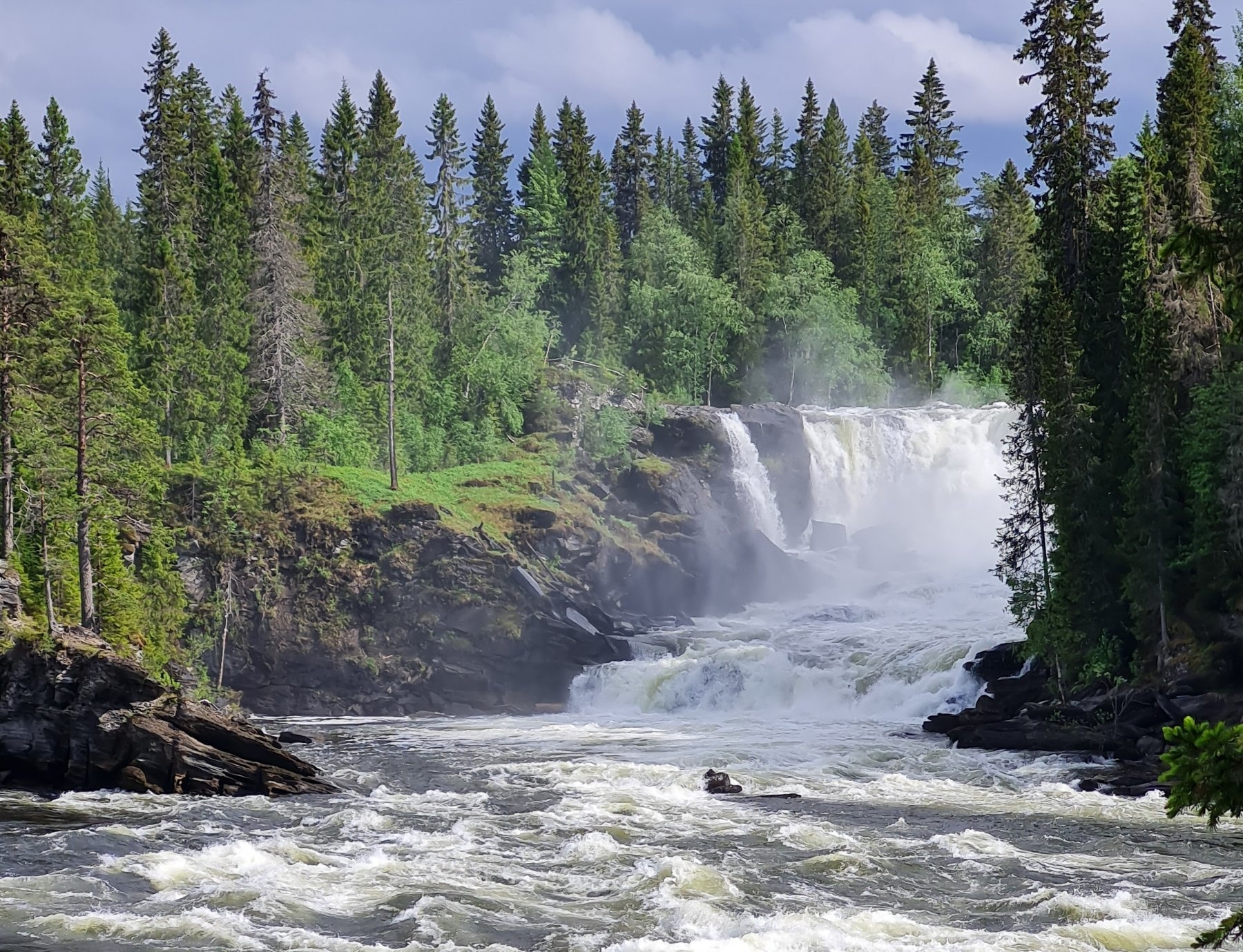 Ristafallet Camping & Restaurant — Camping in Järpen