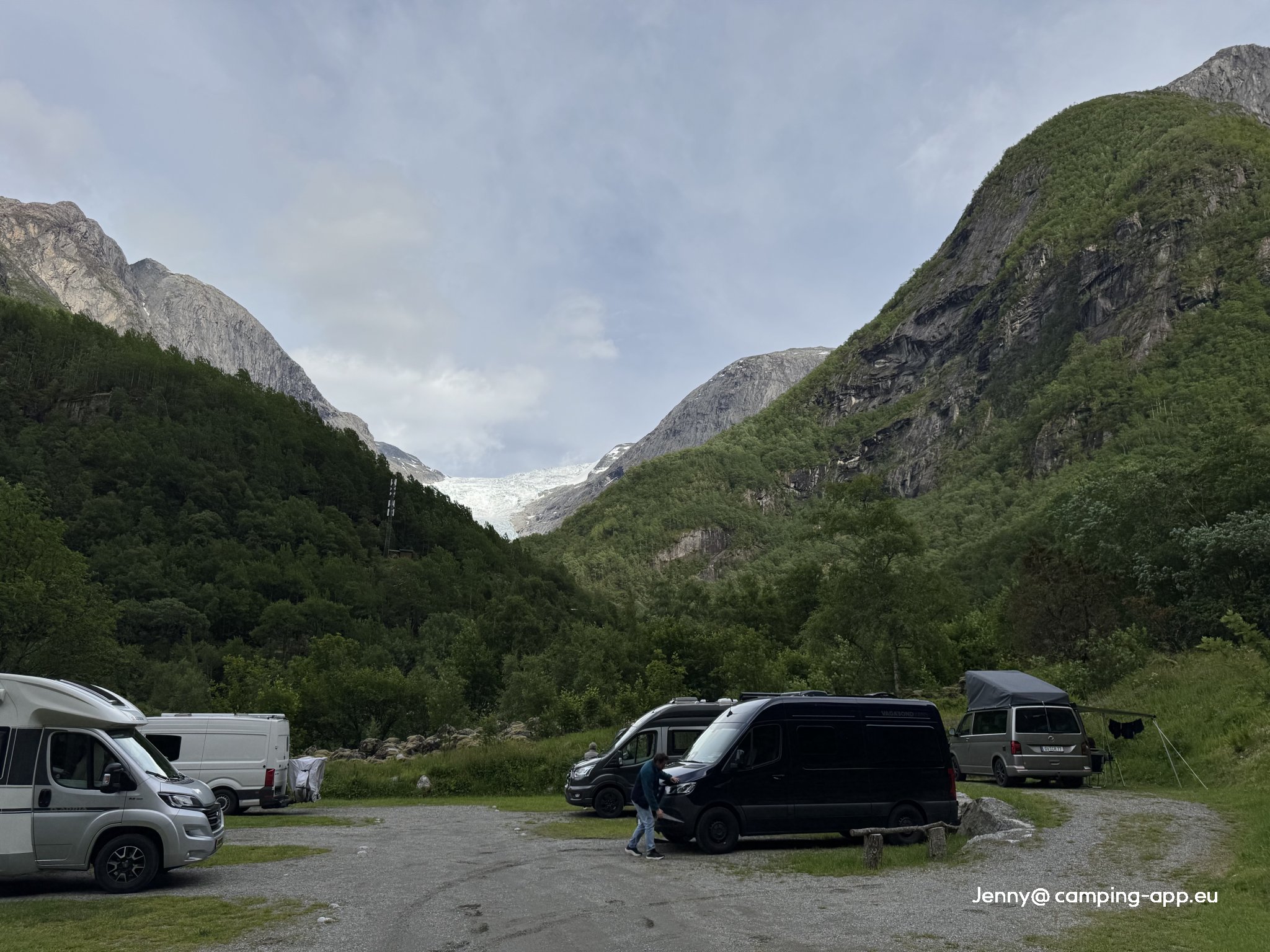 Melkevoll Bretun — Kemp in Briksdalsbre