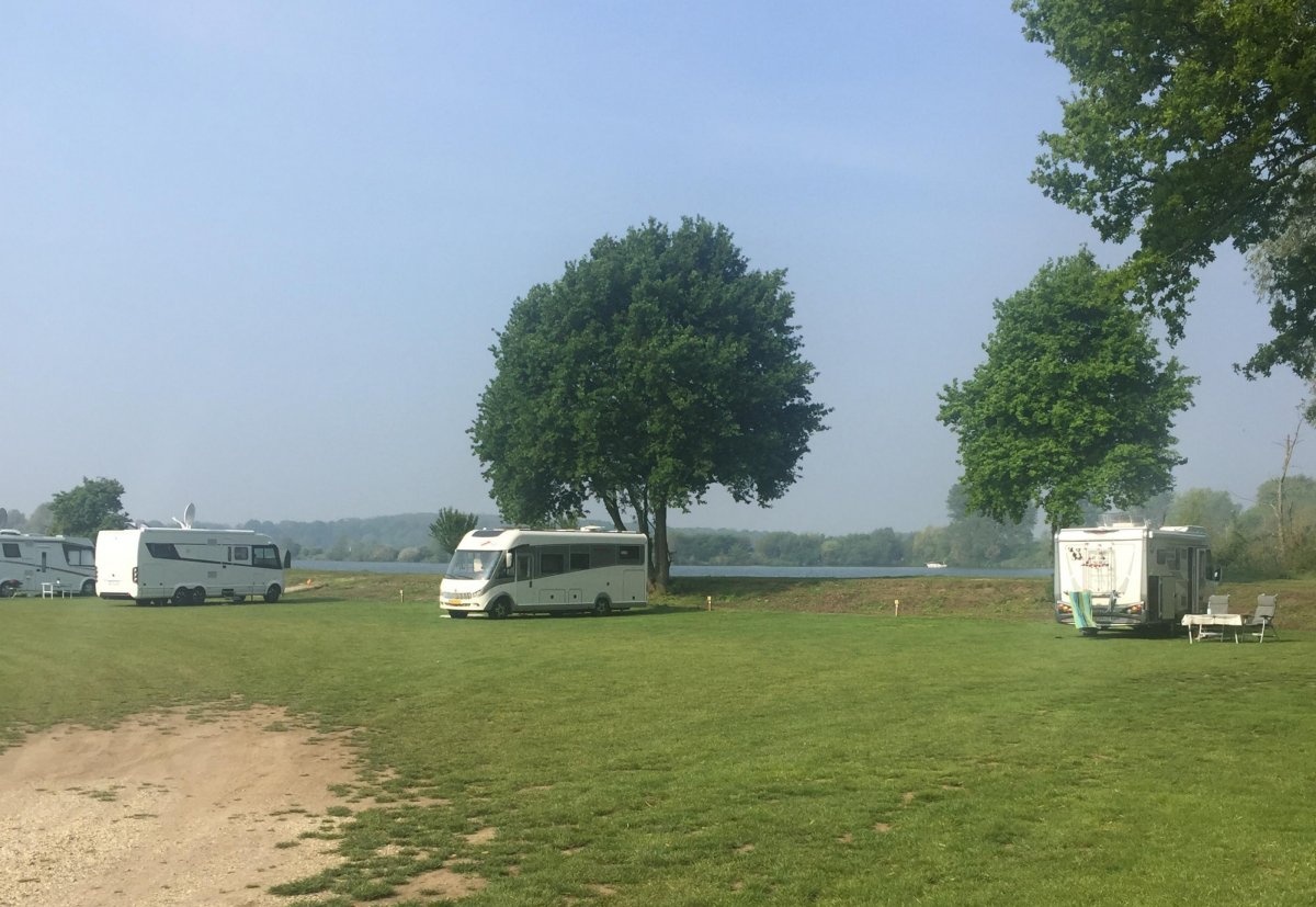 Jachthaven 't Leuken — Stellplatz in Well