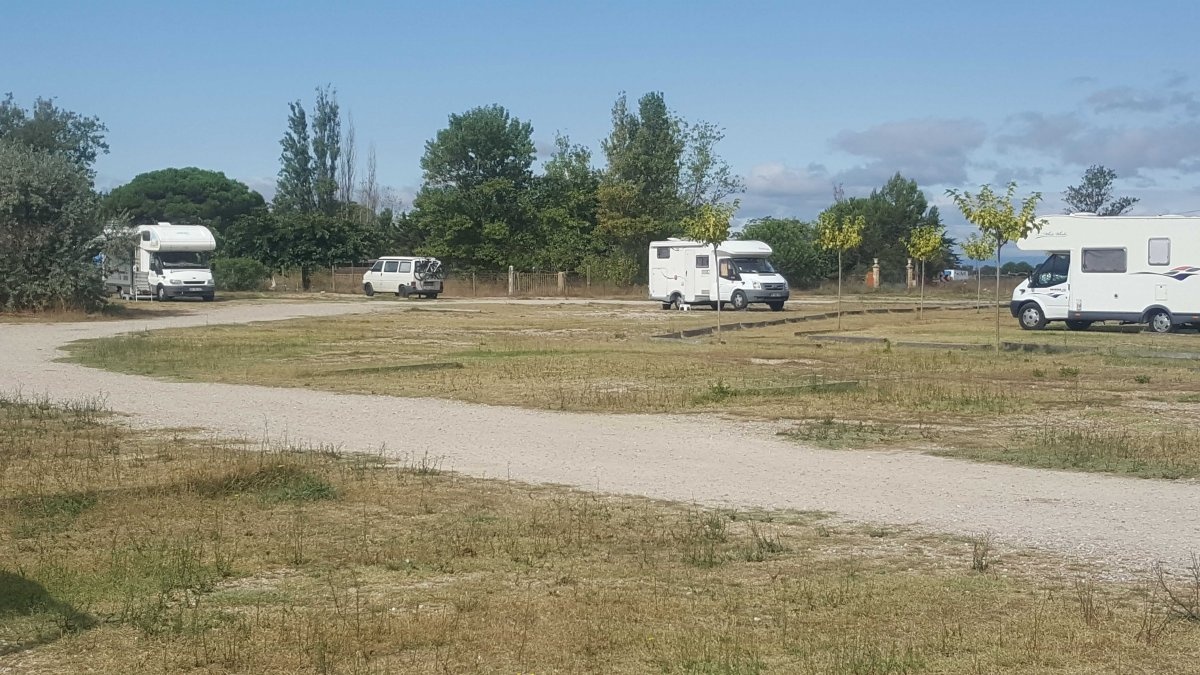 Aire de Sérignan les Plages — Місце для кемперів in Serignan
