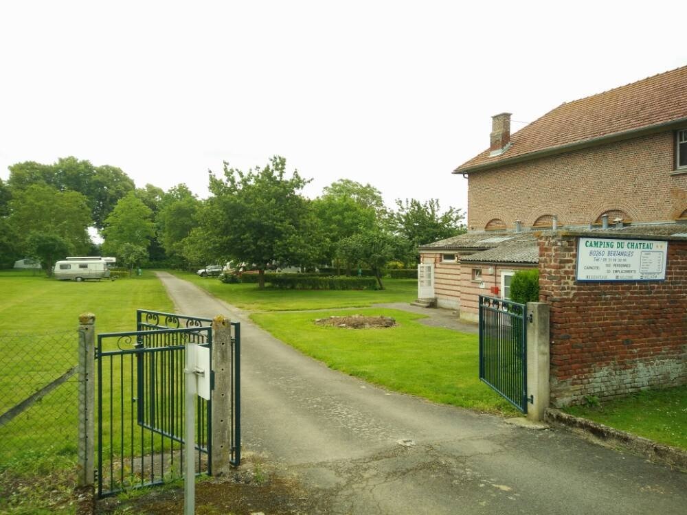 Camping du Château ** — Kamp yeri in Bertangles 