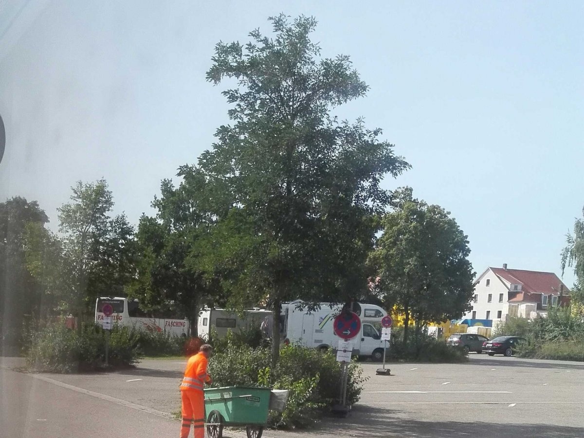 Stellplatz P3 Rothenburg ob der Tauber — Karavan Sitesi in Rothenburg ob der Tauber