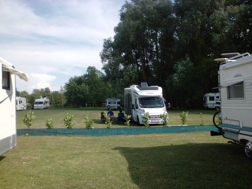 Accueil Camping Car Aix en Othe — Місце для кемперів in Aix en Othe