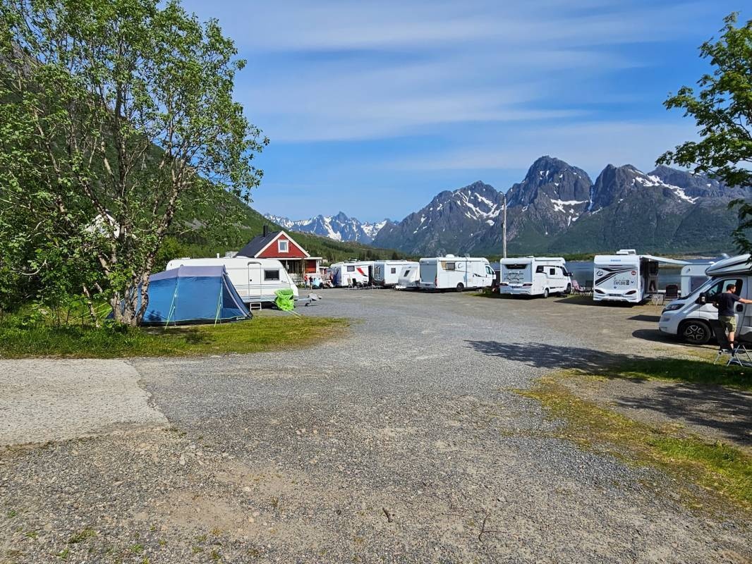 Hammerstad Camping — Area da campeggio in Svolvær